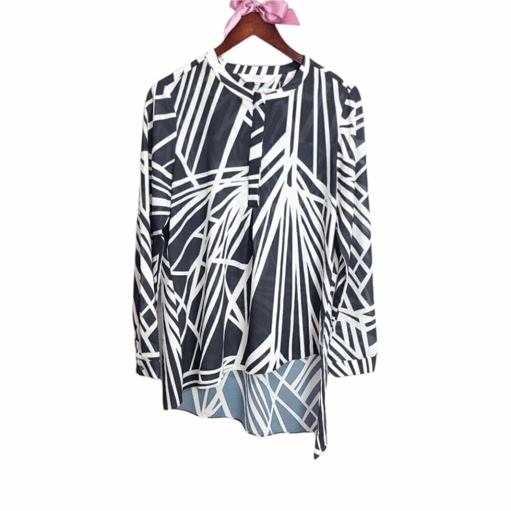 ‎Crosby Geometric Long Sleeve Blouse Size M